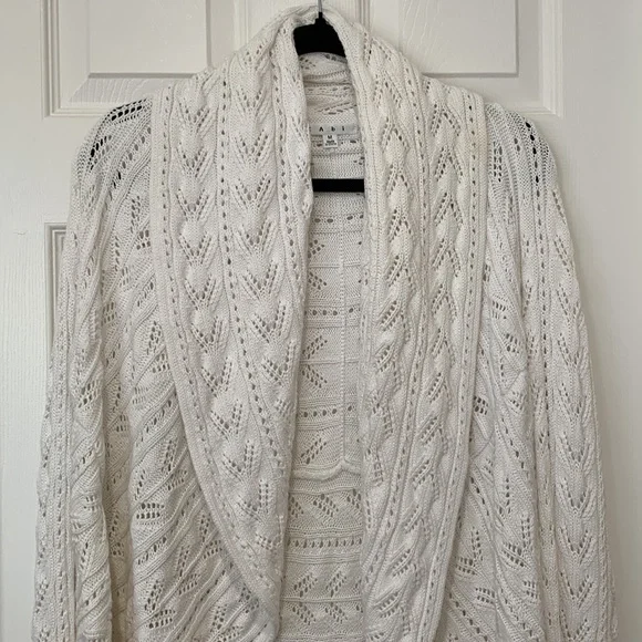 Cabi White Circle Sweater - Picture 2 of 8